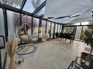 Terasa acoperita si inchisa cu aluminiu si sticla